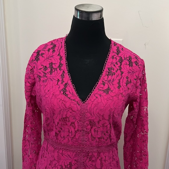 Venus Lace Symmetric Chic Lace Front Slit Dress Size 10 - Picture 9 of 15